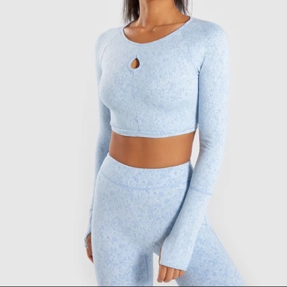 Gymshark Tops - Gym Shark Fleur Texture Crop